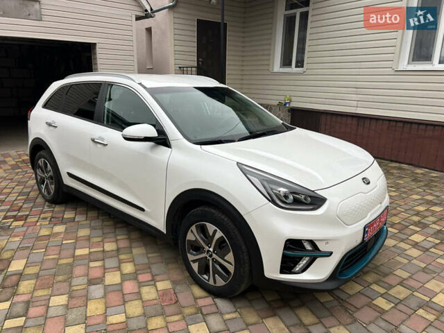 Белый Киа Niro, объемом двигателя 0 л и пробегом 116 тыс. км за 21000 $, фото 7 на Automoto.ua