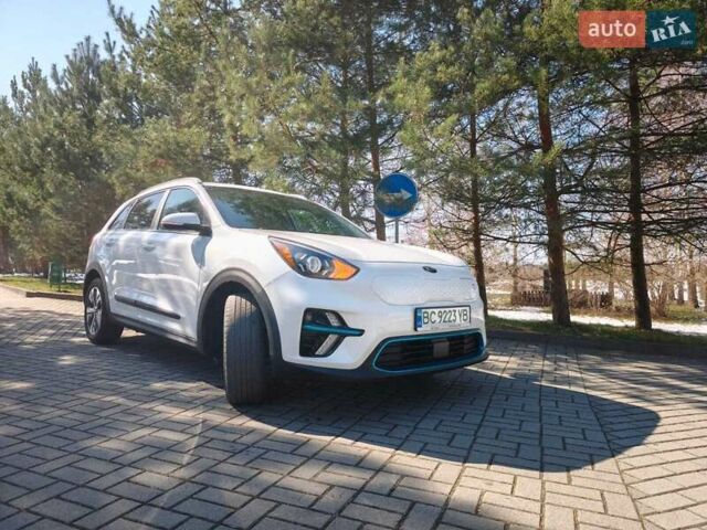 Белый Киа Niro, объемом двигателя 0 л и пробегом 78 тыс. км за 17900 $, фото 1 на Automoto.ua