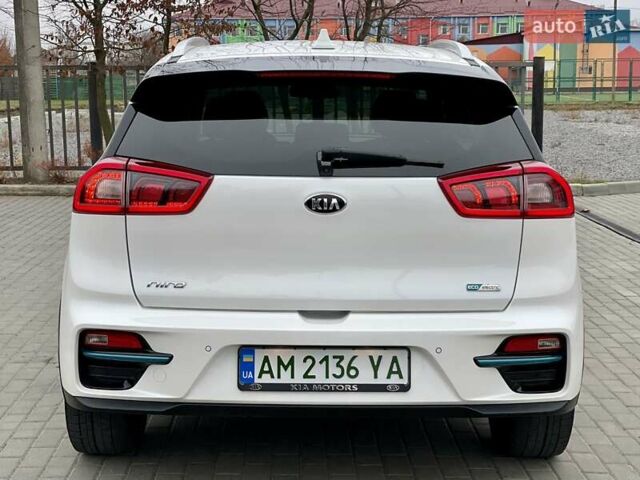 Білий Кіа Niro, об'ємом двигуна 0 л та пробігом 124 тис. км за 18450 $, фото 106 на Automoto.ua