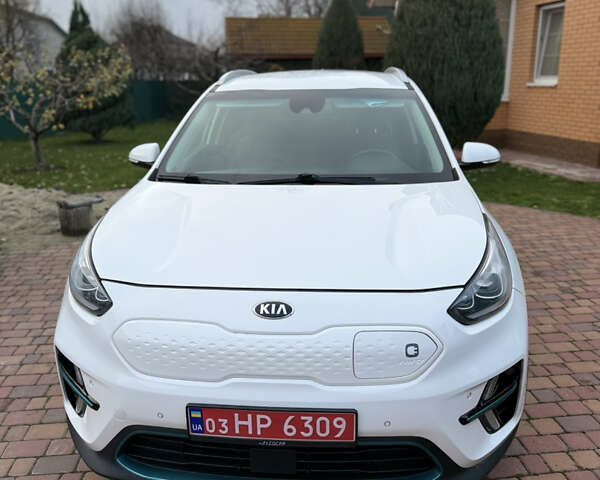 Білий Кіа Niro, об'ємом двигуна 0 л та пробігом 112 тис. км за 18300 $, фото 3 на Automoto.ua