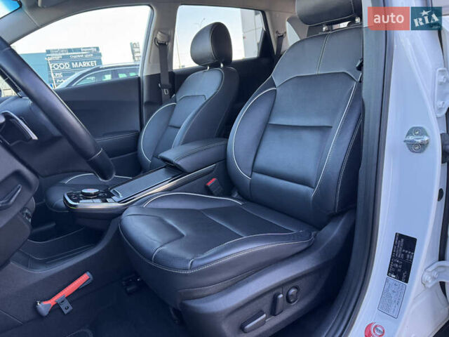 Киа Niro 2020 в Киеве на Automoto.ua Белый Киа Niro, объемом двигателя 0 л и пробегом 151 тыс. км за 19600 $, фото 31 на Automoto.ua