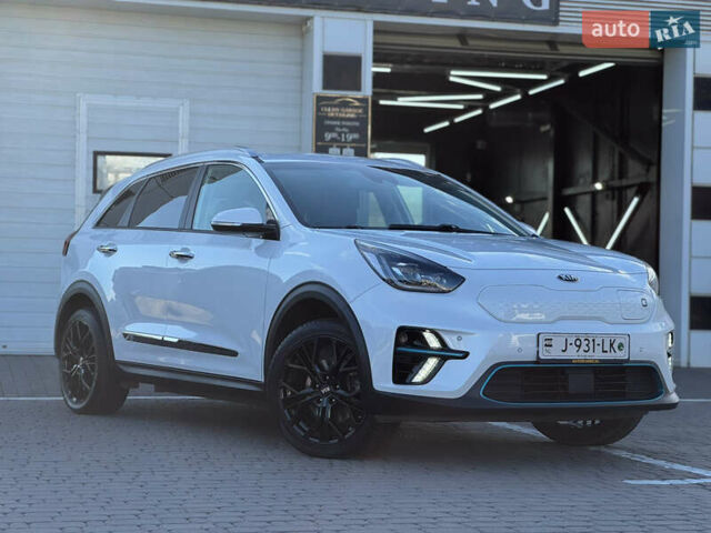 Киа Niro 2020 в Киеве на Automoto.ua Белый Киа Niro, объемом двигателя 0 л и пробегом 151 тыс. км за 19600 $, фото 2 на Automoto.ua