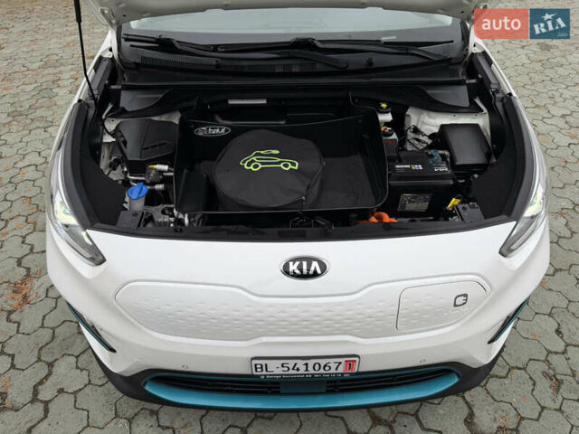 Білий Кіа Niro, об'ємом двигуна 0 л та пробігом 141 тис. км за 19499 $, фото 72 на Automoto.ua