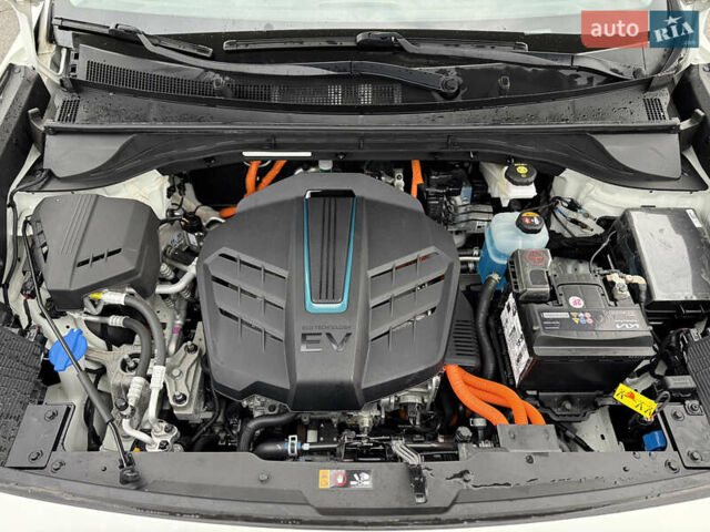 Киа Niro 2020 в Киеве на Automoto.ua Белый Киа Niro, объемом двигателя 0 л и пробегом 171 тыс. км за 18300 $, фото 1 на Automoto.ua