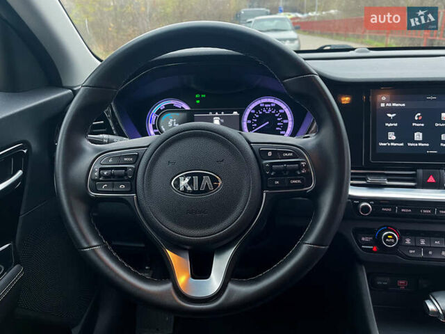 Білий Кіа Niro, об'ємом двигуна 1.6 л та пробігом 215 тис. км за 16800 $, фото 25 на Automoto.ua