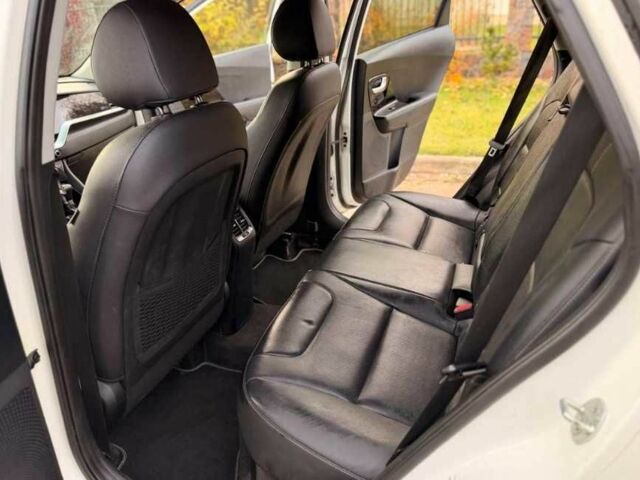 Белый Киа Niro, объемом двигателя 1.6 л и пробегом 148 тыс. км за 10000 $, фото 14 на Automoto.ua
