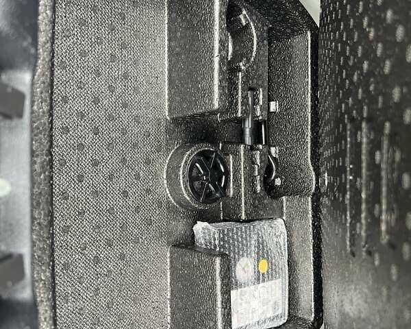 Белый Киа Niro, объемом двигателя 0 л и пробегом 146 тыс. км за 19799 $, фото 26 на Automoto.ua