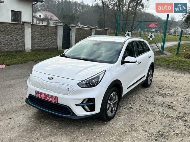 Білий Кіа Niro, об'ємом двигуна 0 л та пробігом 147 тис. км за 18800 $, фото 19 на Automoto.ua