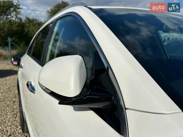 Білий Кіа Niro, об'ємом двигуна 0 л та пробігом 62 тис. км за 24400 $, фото 11 на Automoto.ua