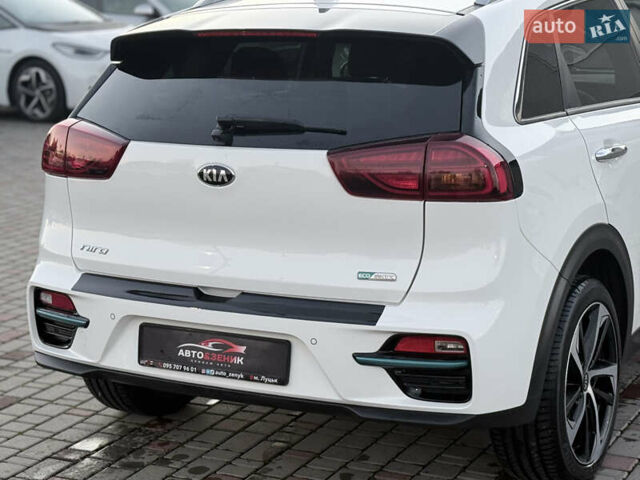 Белый Киа Niro, объемом двигателя 0 л и пробегом 130 тыс. км за 20999 $, фото 7 на Automoto.ua
