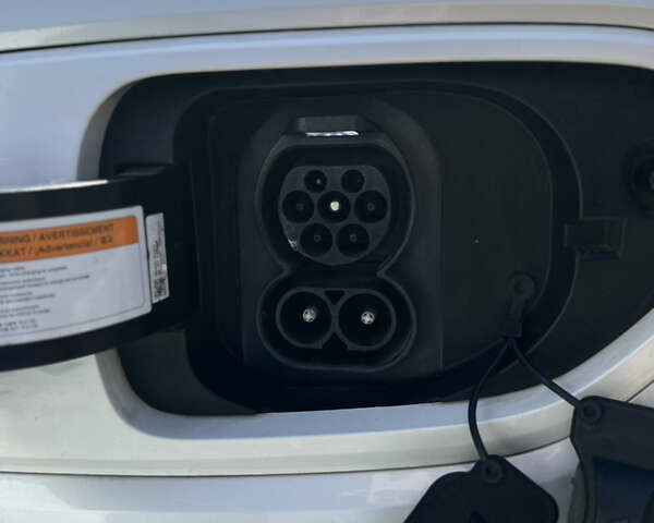 Белый Киа Niro, объемом двигателя 0 л и пробегом 103 тыс. км за 21000 $, фото 65 на Automoto.ua