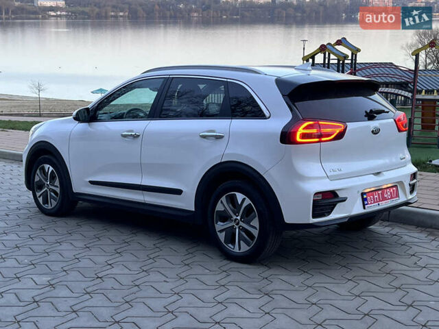 Белый Киа Niro, объемом двигателя 0 л и пробегом 103 тыс. км за 19500 $, фото 18 на Automoto.ua