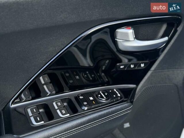 Белый Киа Niro, объемом двигателя 0 л и пробегом 72 тыс. км за 18600 $, фото 29 на Automoto.ua
