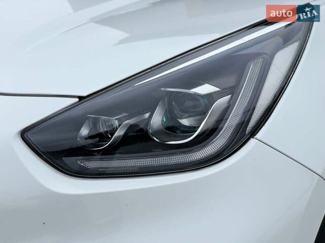 Киа Niro 2020 в Черкассах на Automoto.ua Белый Киа Niro, объемом двигателя 0 л и пробегом 84 тыс. км за 18800 $, фото 18 на Automoto.ua