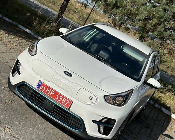 Киа Niro 2020 в Львове на Automoto.ua Белый Киа Niro, объемом двигателя 0 л и пробегом 129 тыс. км за 18350 $, фото 15 на Automoto.ua