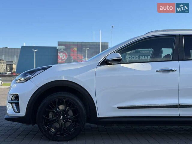Киа Niro 2020 в Киеве на Automoto.ua Белый Киа Niro, объемом двигателя 0 л и пробегом 151 тыс. км за 19600 $, фото 7 на Automoto.ua