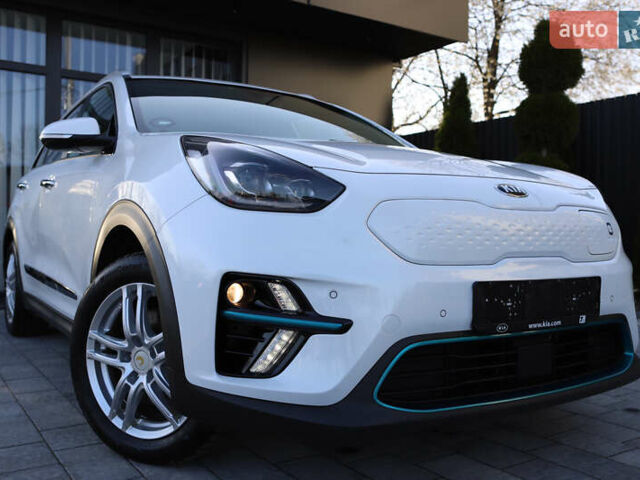 Белый Киа Niro, объемом двигателя 0 л и пробегом 80 тыс. км за 18800 $, фото 6 на Automoto.ua