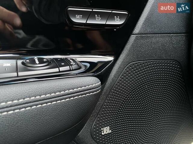 Білий Кіа Niro, об'ємом двигуна 0 л та пробігом 112 тис. км за 22900 $, фото 4 на Automoto.ua