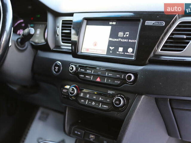 Белый Киа Niro, объемом двигателя 0 л и пробегом 80 тыс. км за 18800 $, фото 46 на Automoto.ua