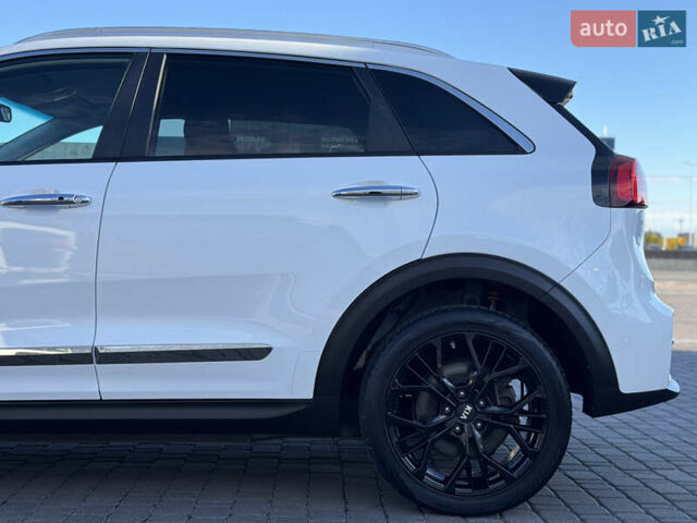 Киа Niro 2020 в Киеве на Automoto.ua Белый Киа Niro, объемом двигателя 0 л и пробегом 151 тыс. км за 19600 $, фото 8 на Automoto.ua