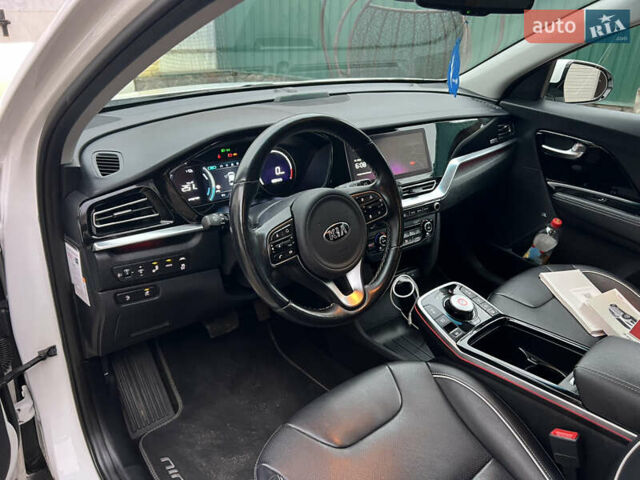 Белый Киа Niro, объемом двигателя 0 л и пробегом 116 тыс. км за 21000 $, фото 14 на Automoto.ua