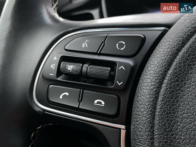 Белый Киа Niro, объемом двигателя 0 л и пробегом 96 тыс. км за 19950 $, фото 42 на Automoto.ua