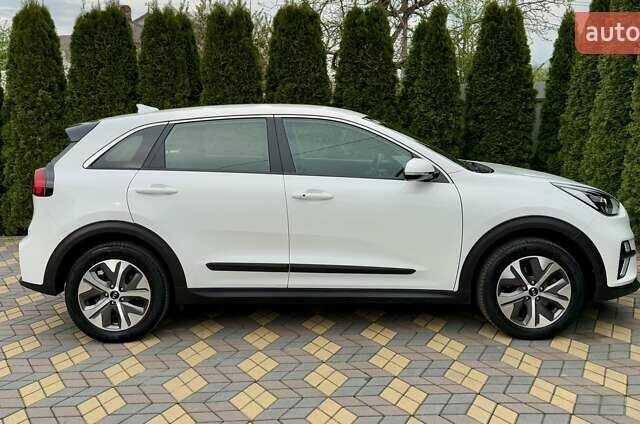 Белый Киа Niro, объемом двигателя 0 л и пробегом 65 тыс. км за 19300 $, фото 32 на Automoto.ua
