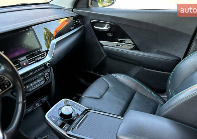 Белый Киа Niro, объемом двигателя 0 л и пробегом 114 тыс. км за 19400 $, фото 52 на Automoto.ua