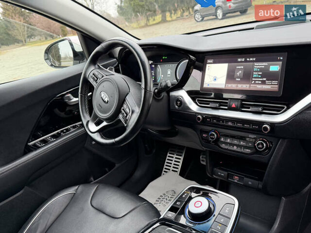 Білий Кіа Niro, об'ємом двигуна 0 л та пробігом 141 тис. км за 19499 $, фото 67 на Automoto.ua