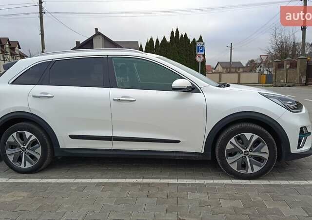 Білий Кіа Niro, об'ємом двигуна 0 л та пробігом 127 тис. км за 19999 $, фото 51 на Automoto.ua