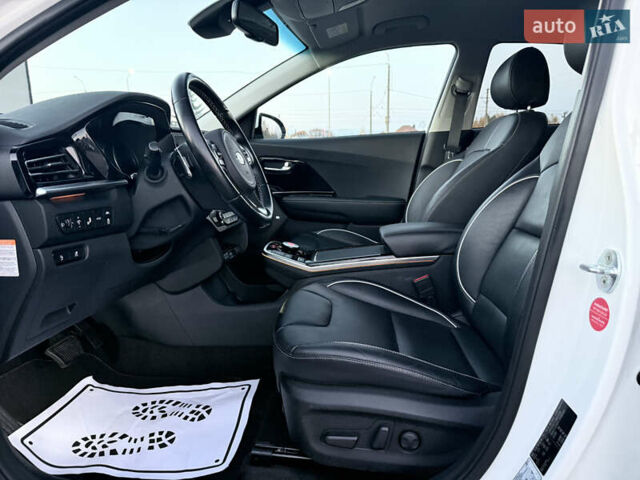 Белый Киа Niro, объемом двигателя 0 л и пробегом 130 тыс. км за 20999 $, фото 14 на Automoto.ua