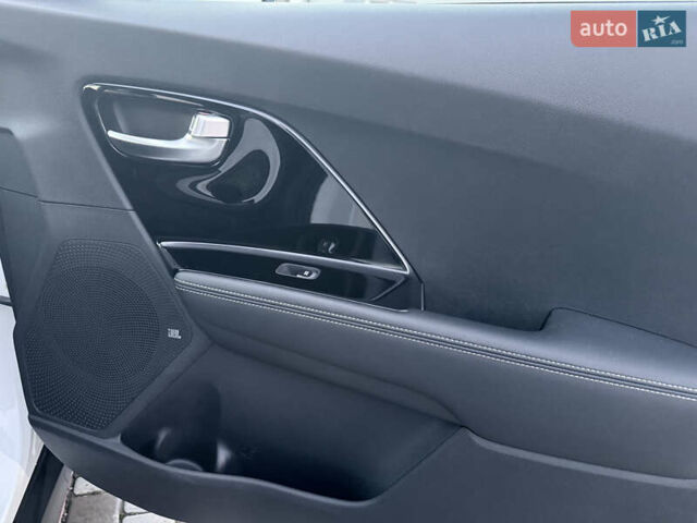 Белый Киа Niro, объемом двигателя 0 л и пробегом 130 тыс. км за 20999 $, фото 28 на Automoto.ua