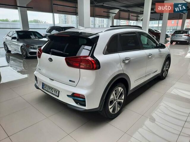 Белый Киа Niro, объемом двигателя 0 л и пробегом 112 тыс. км за 19500 $, фото 2 на Automoto.ua