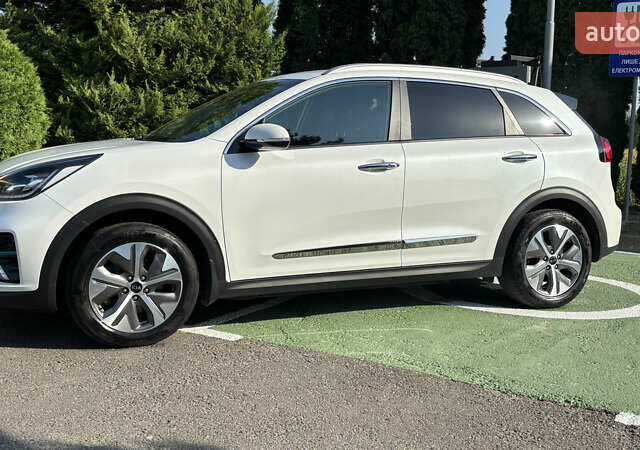 Белый Киа Niro, объемом двигателя 0 л и пробегом 114 тыс. км за 19400 $, фото 27 на Automoto.ua