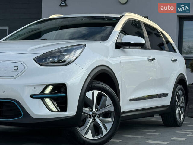Киа Niro 2020 в Дрогобыче на Automoto.ua Белый Киа Niro, объемом двигателя 0 л и пробегом 62 тыс. км за 19500 $, фото 7 на Automoto.ua