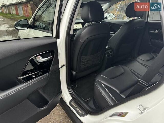 Белый Киа Niro, объемом двигателя 0 л и пробегом 160 тыс. км за 18850 $, фото 35 на Automoto.ua