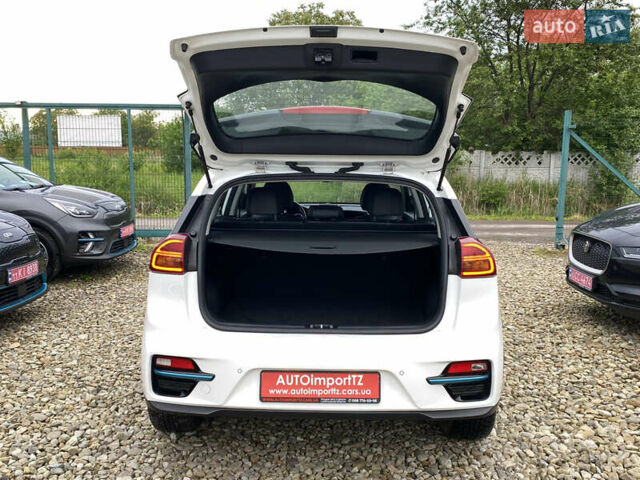 Белый Киа Niro, объемом двигателя 0 л и пробегом 96 тыс. км за 19950 $, фото 92 на Automoto.ua