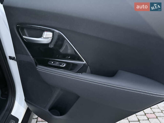 Белый Киа Niro, объемом двигателя 0 л и пробегом 130 тыс. км за 20999 $, фото 30 на Automoto.ua