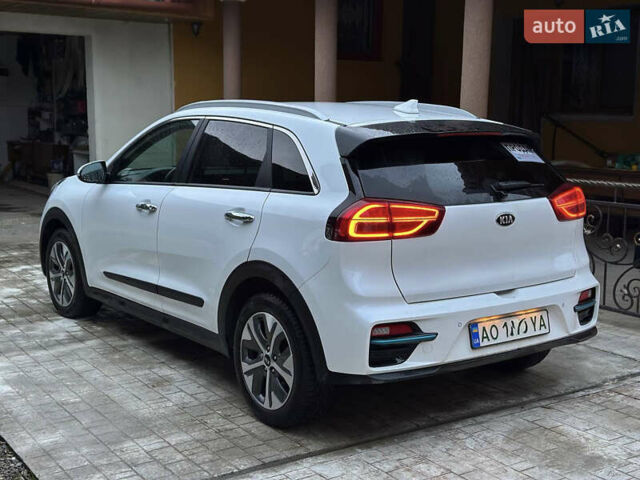 Белый Киа Niro, объемом двигателя 0 л и пробегом 161 тыс. км за 19500 $, фото 4 на Automoto.ua