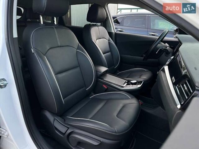 Білий Кіа Niro, об'ємом двигуна 0 л та пробігом 62 тис. км за 24400 $, фото 81 на Automoto.ua