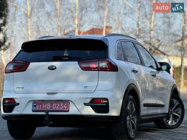 Белый Киа Niro, объемом двигателя 0 л и пробегом 72 тыс. км за 18600 $, фото 10 на Automoto.ua