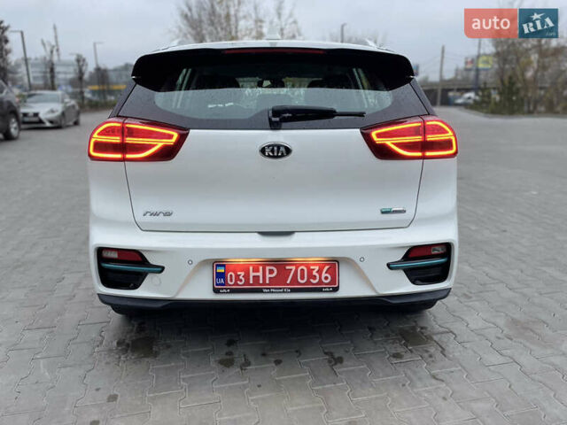 Білий Кіа Niro, об'ємом двигуна 0 л та пробігом 106 тис. км за 19300 $, фото 7 на Automoto.ua