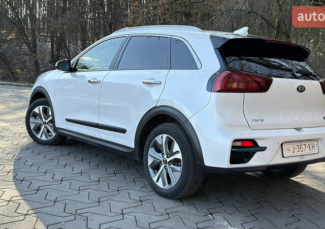 Белый Киа Niro, объемом двигателя 0 л и пробегом 126 тыс. км за 18400 $, фото 8 на Automoto.ua