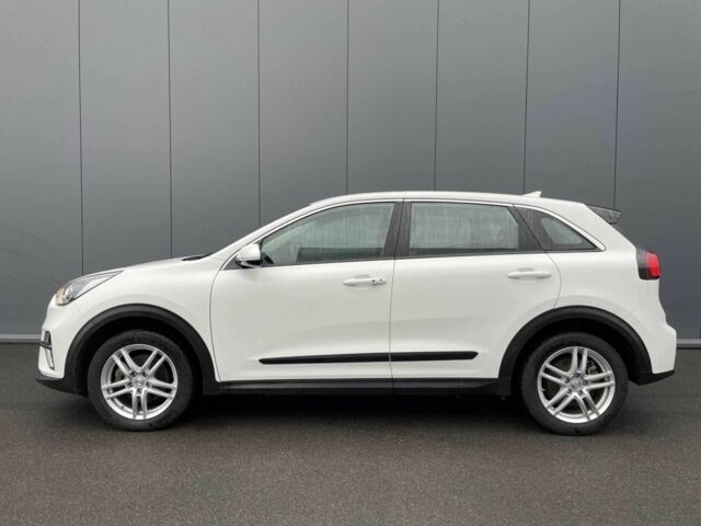 Белый Киа Niro, объемом двигателя 0 л и пробегом 47 тыс. км за 10200 $, фото 2 на Automoto.ua