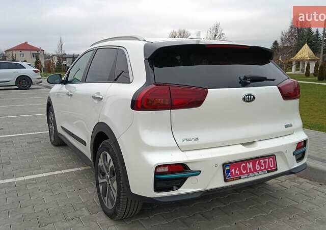 Білий Кіа Niro, об'ємом двигуна 0 л та пробігом 127 тис. км за 19999 $, фото 11 на Automoto.ua