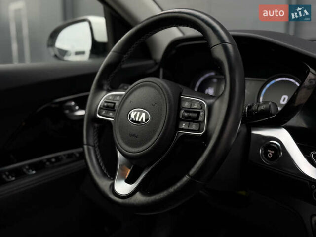 Белый Киа Niro, объемом двигателя 0 л и пробегом 172 тыс. км за 17500 $, фото 51 на Automoto.ua