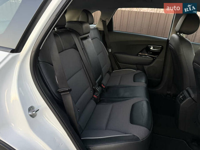 Белый Киа Niro, объемом двигателя 0 л и пробегом 114 тыс. км за 19350 $, фото 26 на Automoto.ua