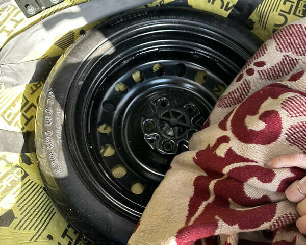 Белый Киа Niro, объемом двигателя 0 л и пробегом 124 тыс. км за 19800 $, фото 24 на Automoto.ua