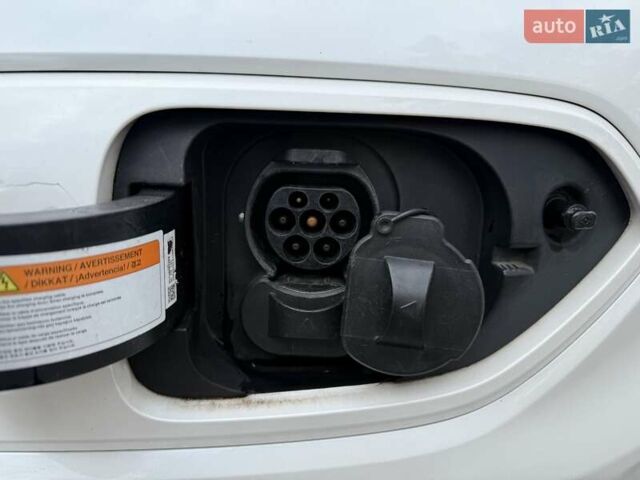 Білий Кіа Niro, об'ємом двигуна 0 л та пробігом 168 тис. км за 18455 $, фото 24 на Automoto.ua