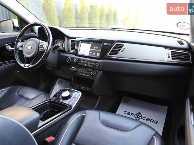 Белый Киа Niro, объемом двигателя 0 л и пробегом 80 тыс. км за 18800 $, фото 34 на Automoto.ua